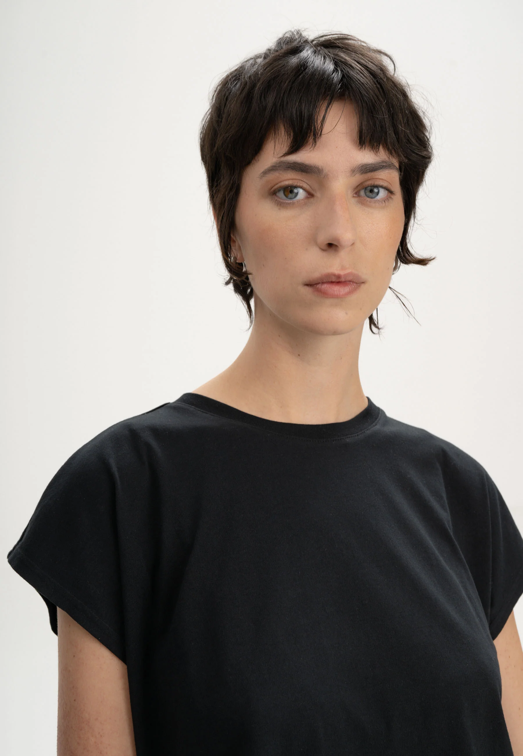 Cropped T-Shirt Style BHAMINI - Image 4