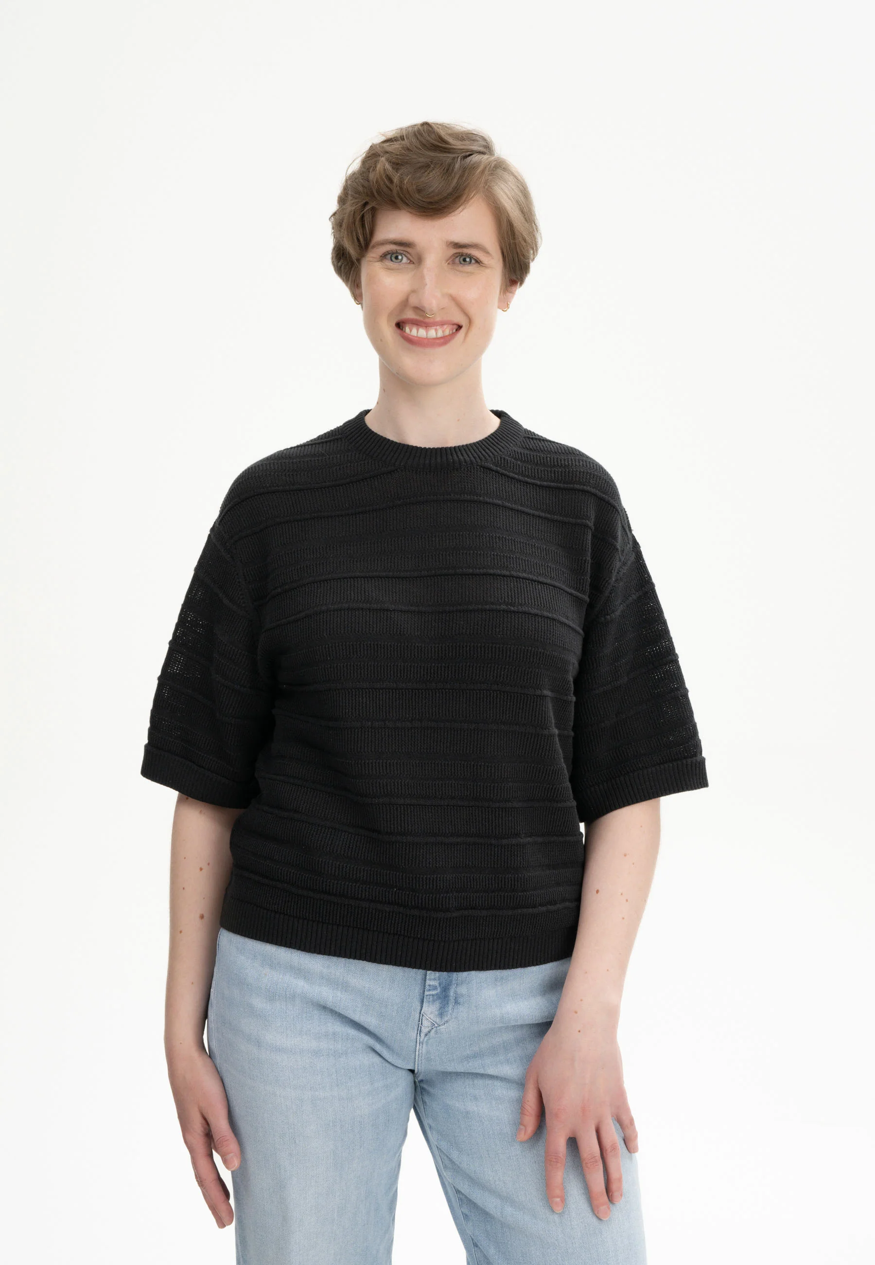 Strukturiertes Strick T-Shirt Style AROHI - Image 18